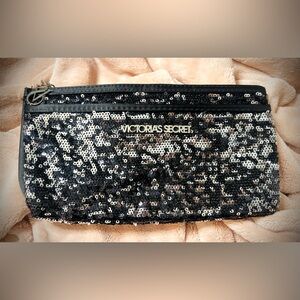 🔥Brand New| Victoria Secret sequin clutch